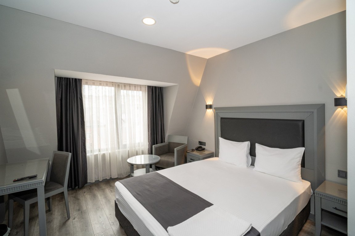 Grand S Hotel – French 1