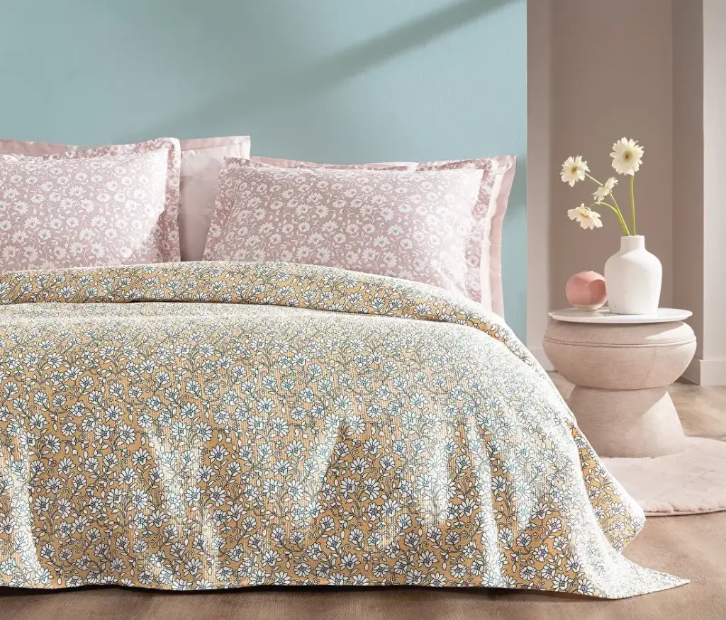 SET LENJERIE PAT - APRIL, DIMENSIUNE QUEEN - GALBEN